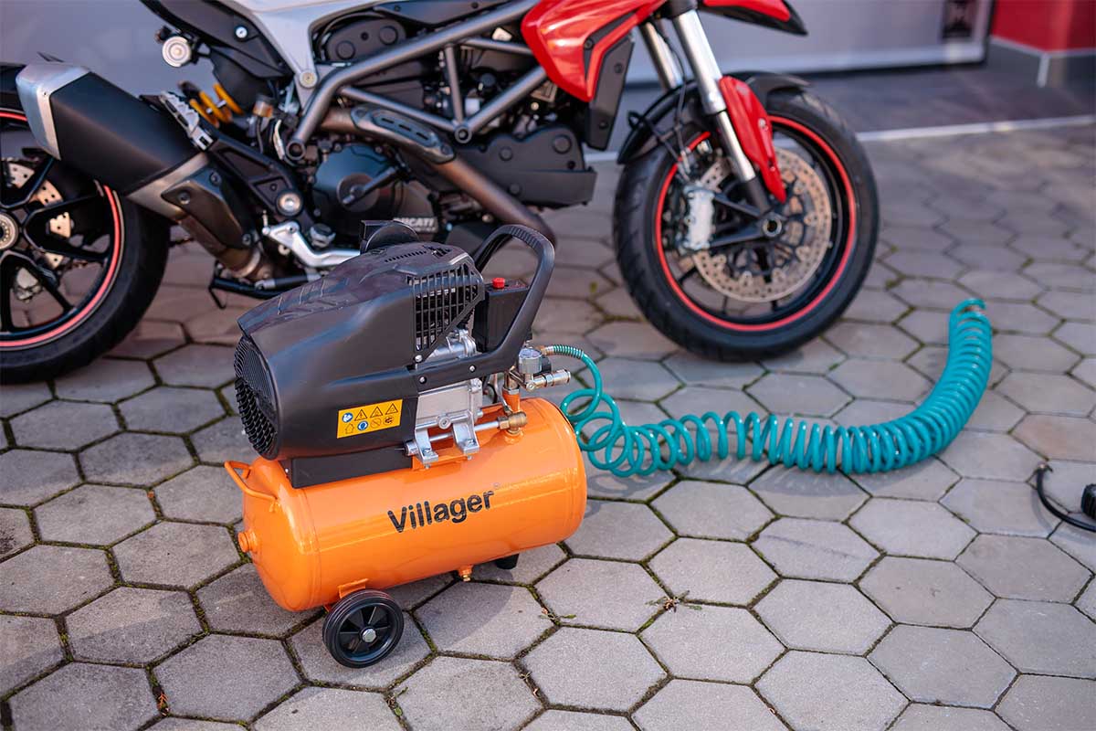 Villager VAT 24 L - Kompakter Luftkompressor mit 24 l Kessel & Öl-Schmierung - VI-007584