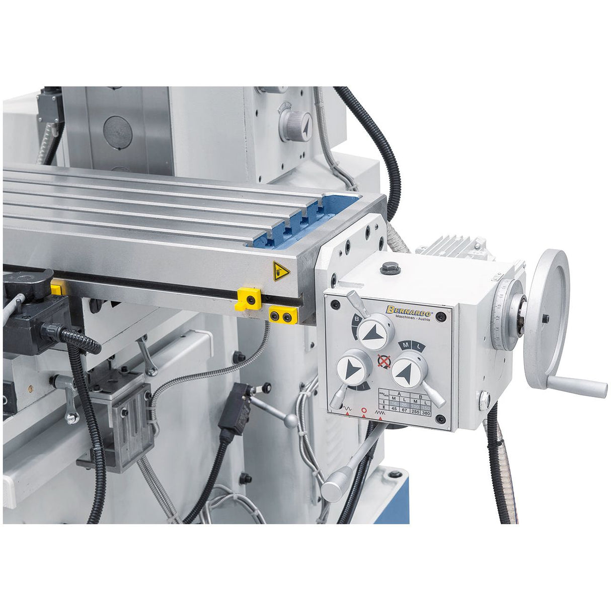 BERNARDO Universalfräsmaschine – Modell UWF 90 - 1270 inkl. 3-Achs-DRO ES-12 H und pneumat. Werkzeugklemmung