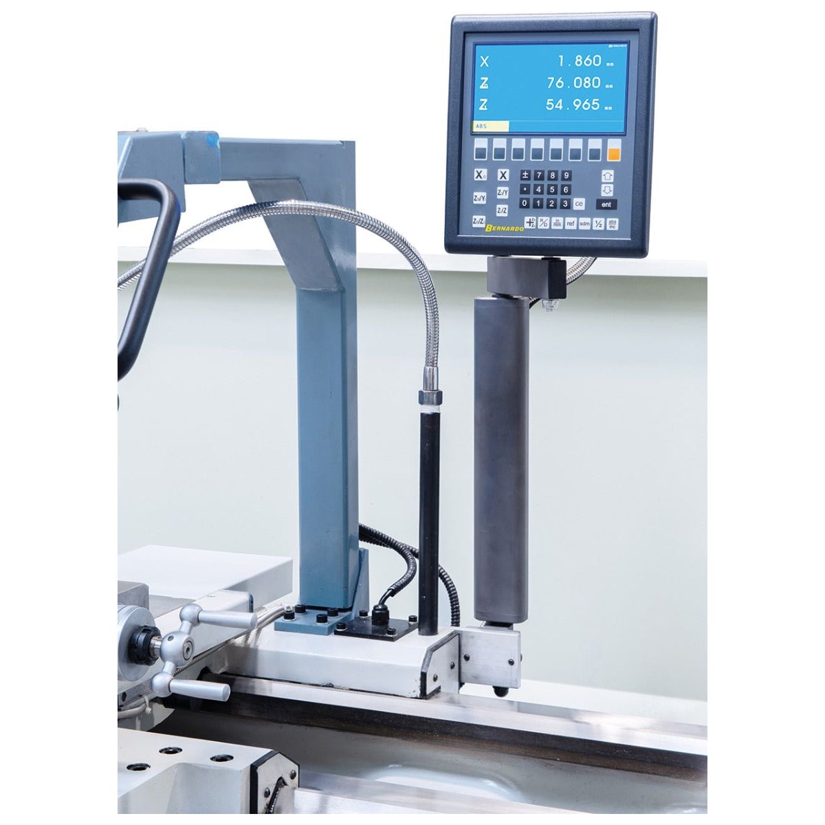 BERNARDO Universaldrehmaschine – Modell Goliath 500 x 1000 inkl. 3-Achs-Digitalanzeige