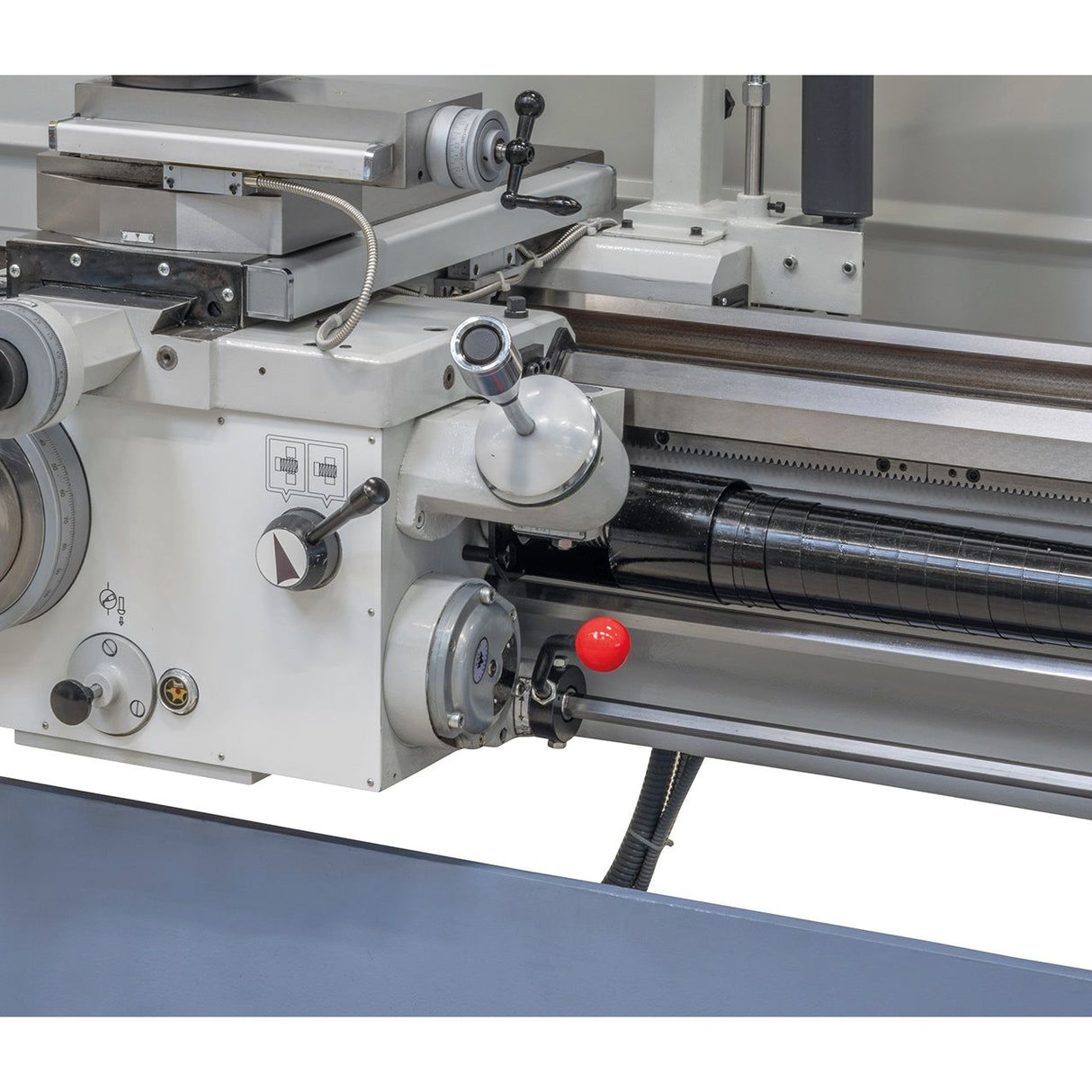 BERNARDO Universaldrehmaschine – Modell Titan 560 x 2000 Pro inkl. 3-Achs-Digitalanzeige