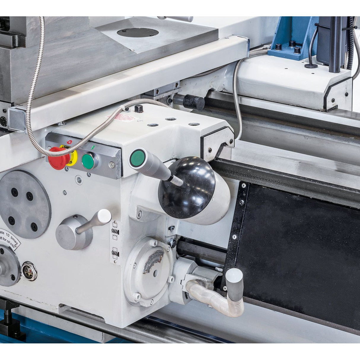 BERNARDO Universaldrehmaschine – Modell Goliath 800 x 3000 inkl. 3-Achs-Digitalanzeige