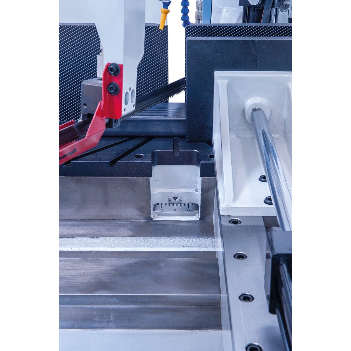 BERNARDO Halbautomatische Doppelgehrungsbandsäge – Modell DGS 460 HV