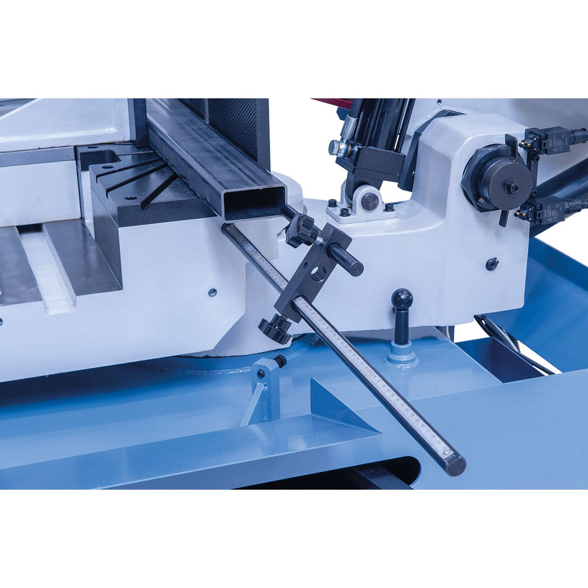BERNARDO Halbautomatische Doppelgehrungsbandsäge – Modell DGS 460 HV