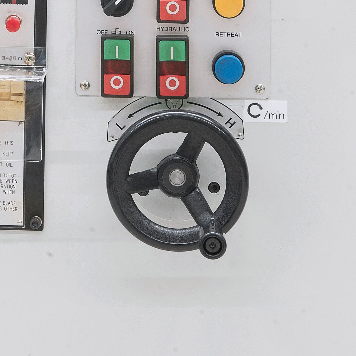 BERNARDO Vertikalbandsäge mit automatischem Tischvorschub – Modell VMS 610 A mit automat. Tischvorschub