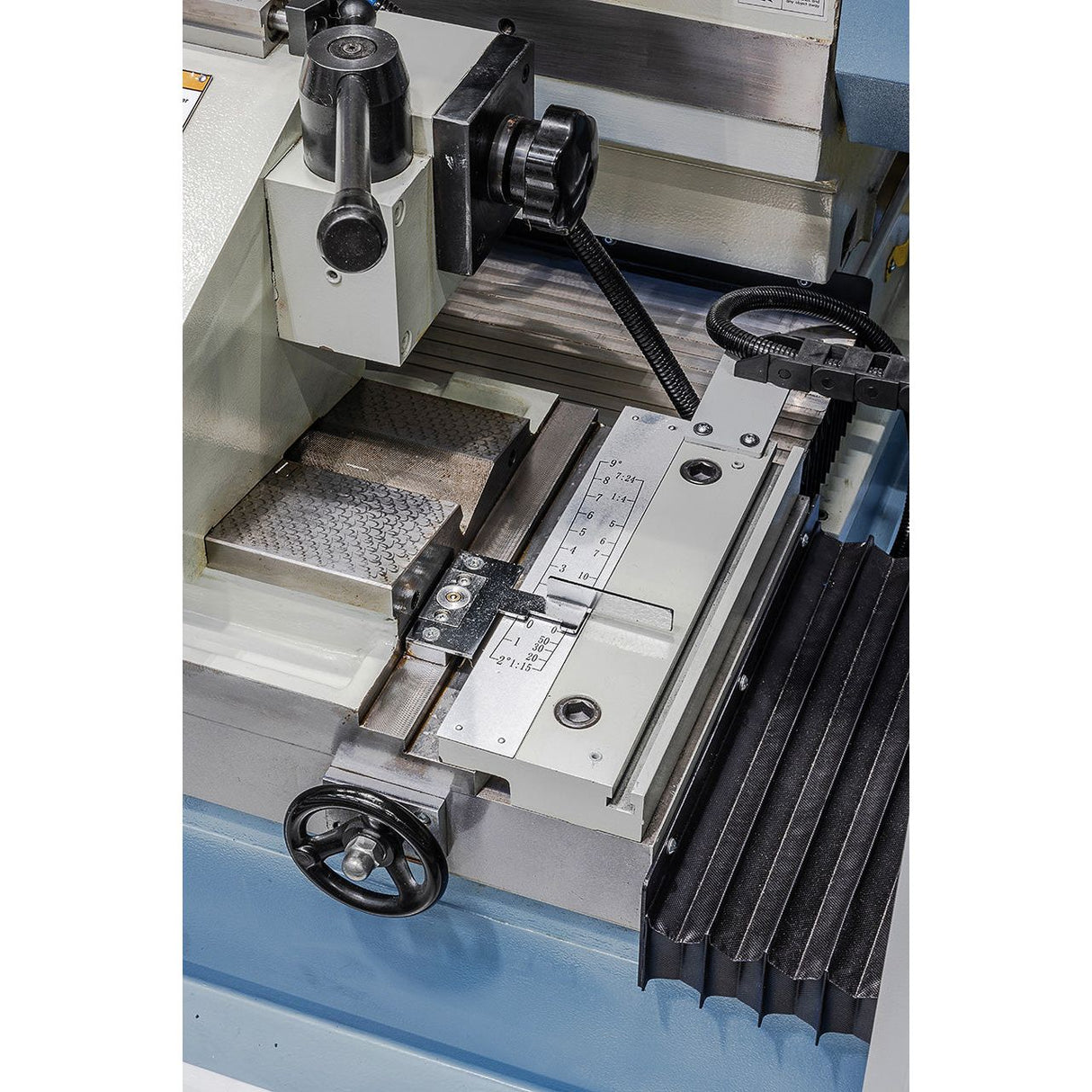 BERNARDO Universal-Rundschleifmaschine – Modell URS 32100 PLC