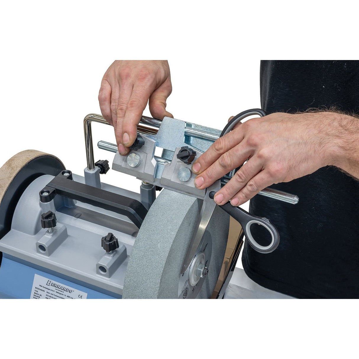 BERNARDO Zubehör für Nass- und Trockenschleifmaschine – Modell Vorrichtung für Schere f. NTS 200 / NTS 250 Pro / NTS 250 Pro Vario