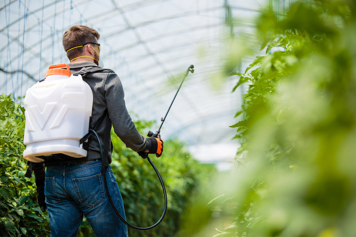 Villager VBS 16 LI Akku Rückenspritze - Akku-Drucksprüher 16 l mit 12 V / 8 Ah & Teleskoplanze - VI-051572