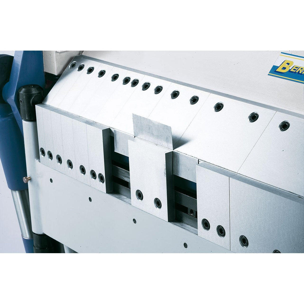 BERNARDO Schwenkbiegemaschine mit segm. Ober- und Unterwange – Modell TBS 1020