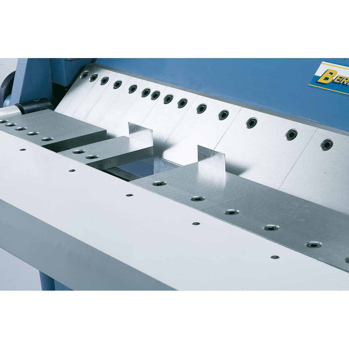 BERNARDO Schwenkbiegemaschine mit segm. Ober- und Unterwange – Modell TBS 1270