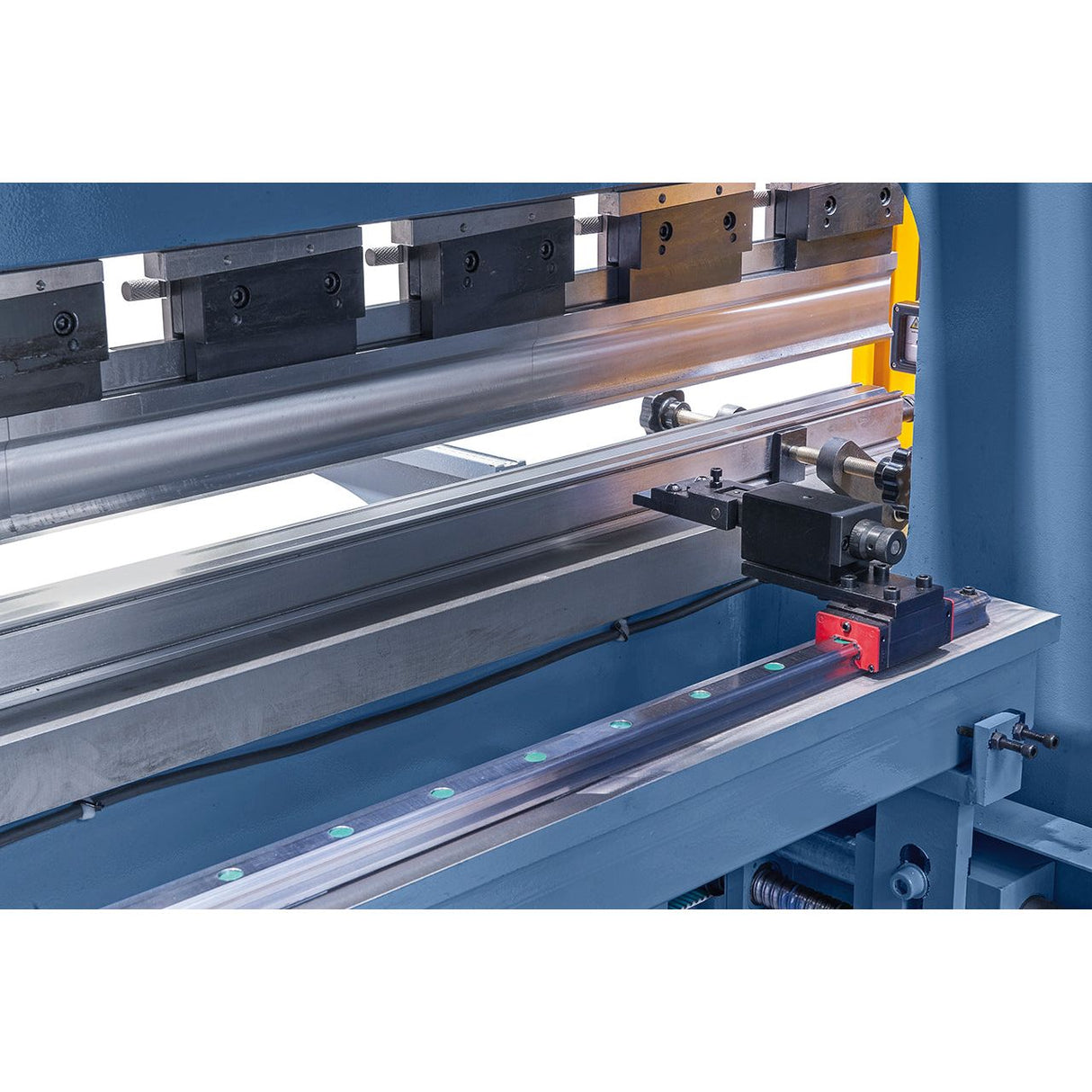 BERNARDO Hydraulische Abkantpresse – Modell AKPL 1300 x 30