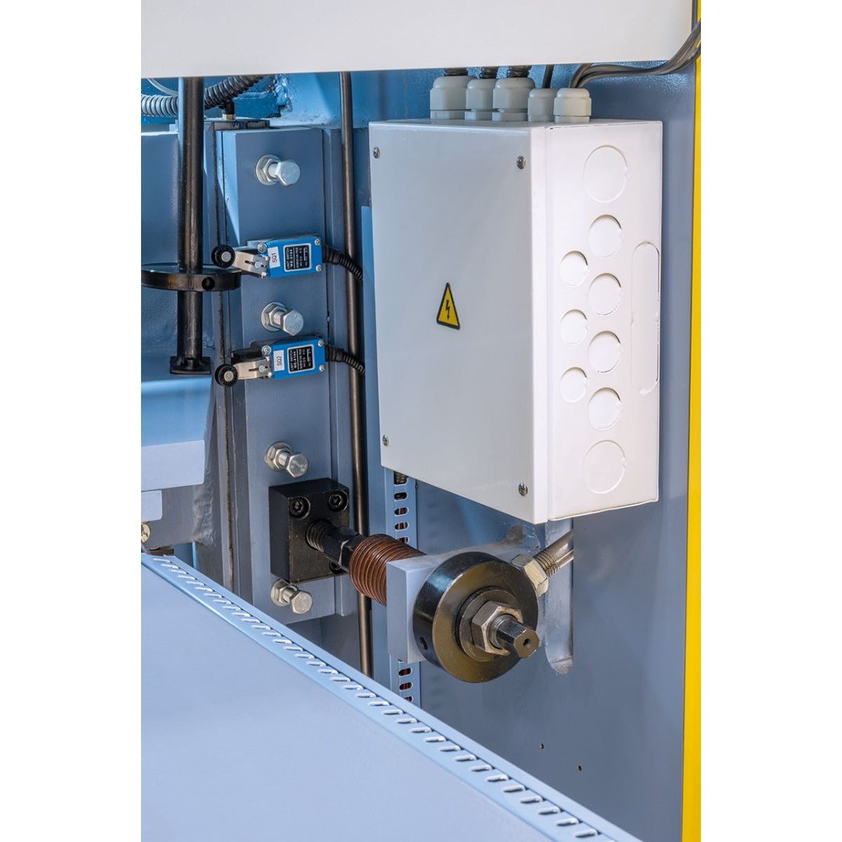 BERNARDO – Modell Hydraulische Tafelschere HST 1300 x 6 *