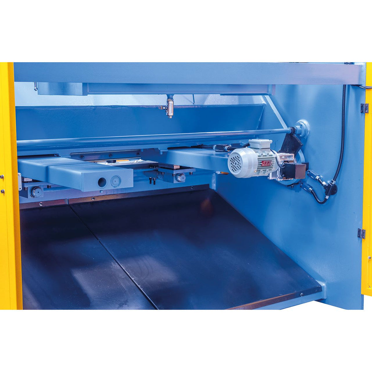 BERNARDO – Modell Hydraulische Tafelschere HSB 2000 x 4 *