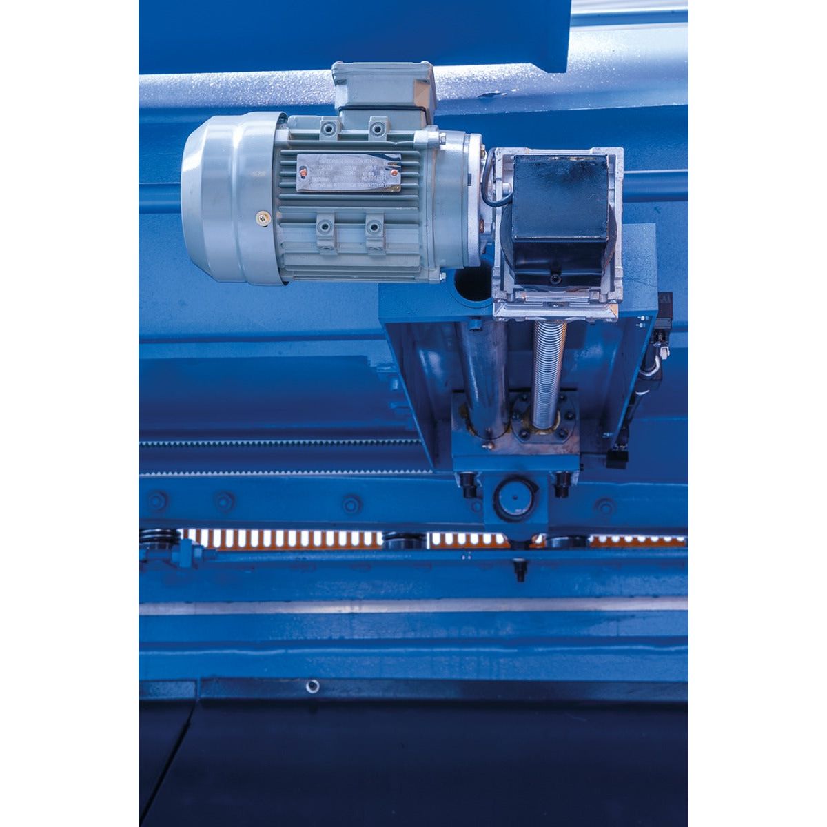 BERNARDO – Modell Hydraulische Tafelschere HSB 2000 x 6 *