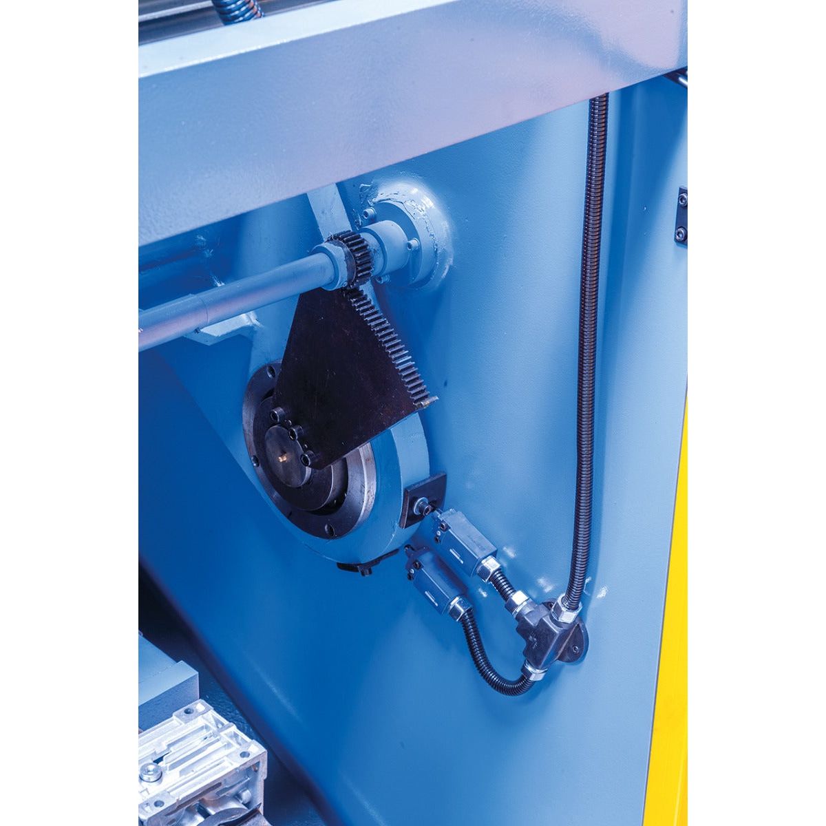 BERNARDO – Modell Hydraulische Tafelschere HSB 2000 x 6 *