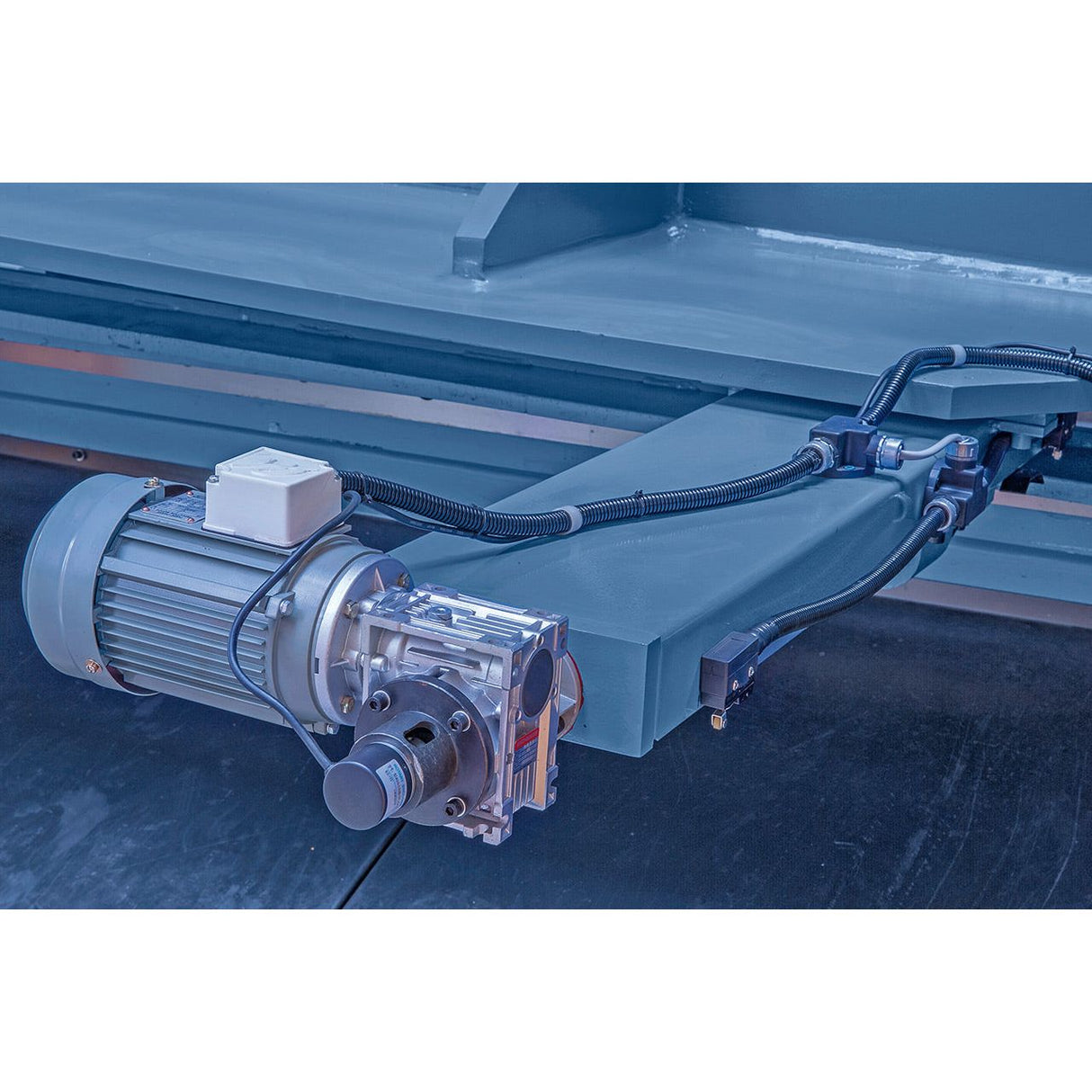 BERNARDO Hydraulische Kulisse-Tafelschere – Modell HKS 3200 x 10