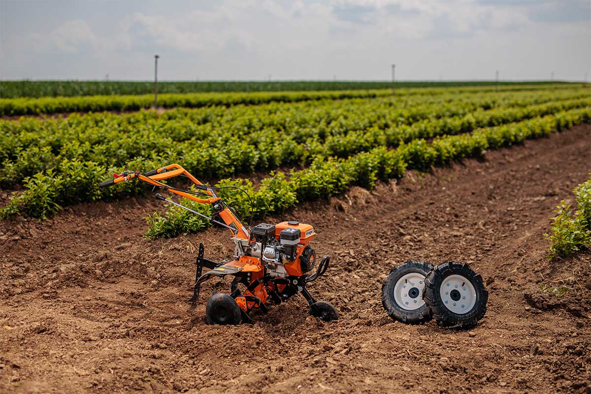 Villager VTB 8422 P - Benzin-Bodenfräse mit 850 mm Arbeitsbreite & Häufelkörper - VI-076154