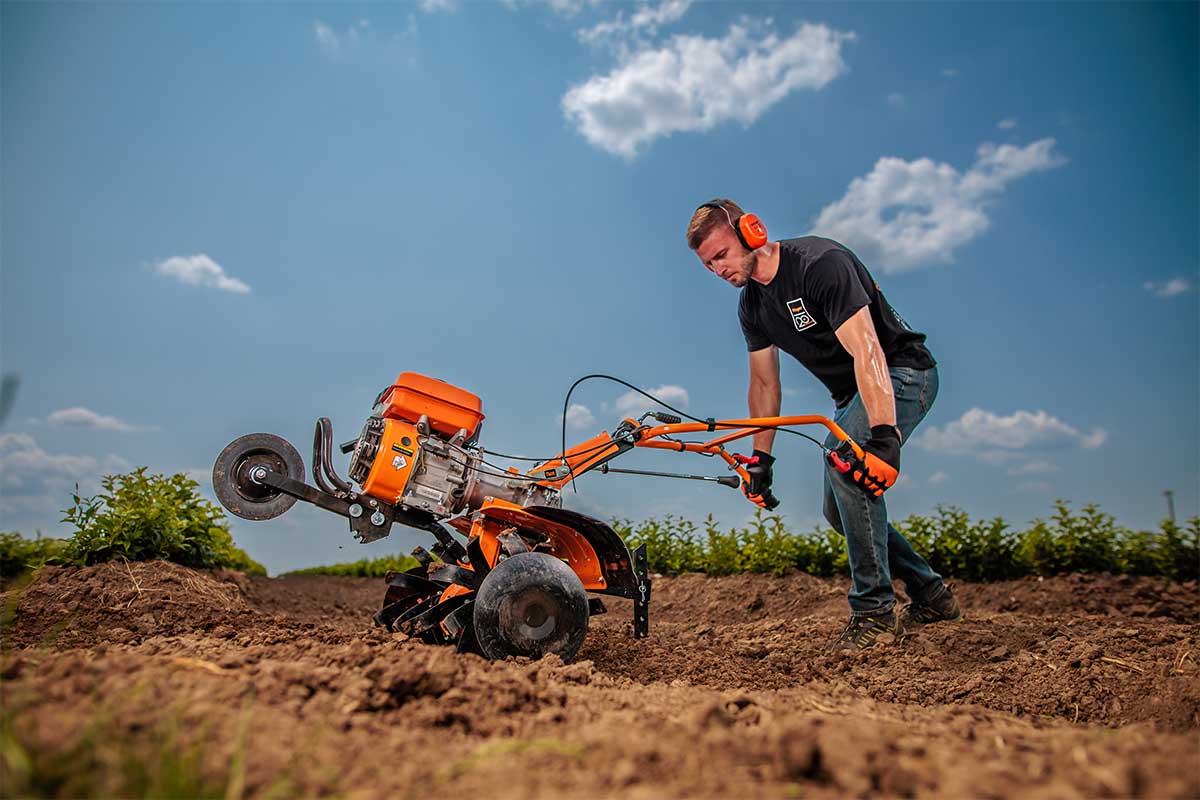 Villager VTB 8422 P - Benzin-Bodenfräse mit 850 mm Arbeitsbreite & Häufelkörper - VI-076154