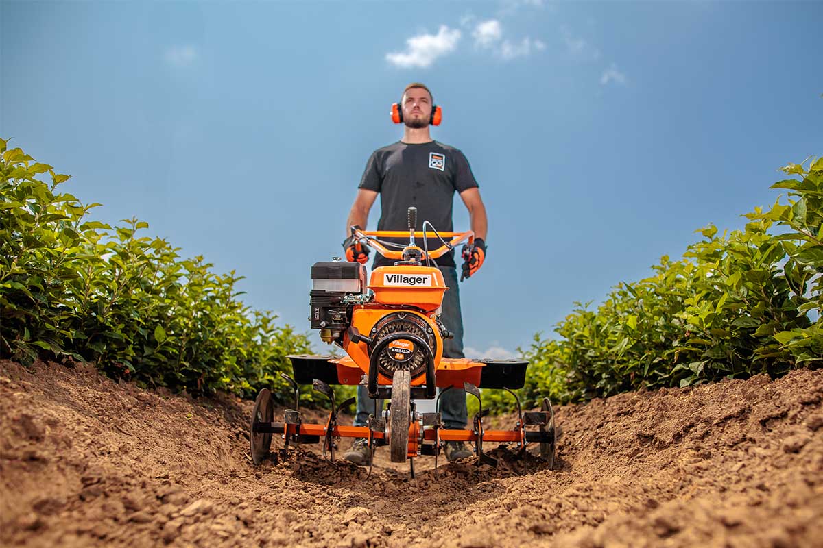 Villager VTB 8422 P - Benzin-Bodenfräse mit 850 mm Arbeitsbreite & Häufelkörper - VI-076154