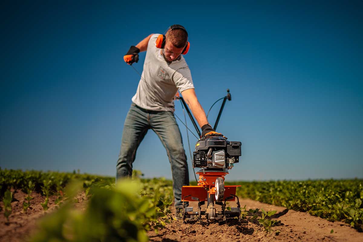 Villager Bodenfräse VTB 380 - Kompakte Motorhacke mit 400 mm Arbeitsbreite & 144 cm³ Motor - Bodenhacke VI-082499