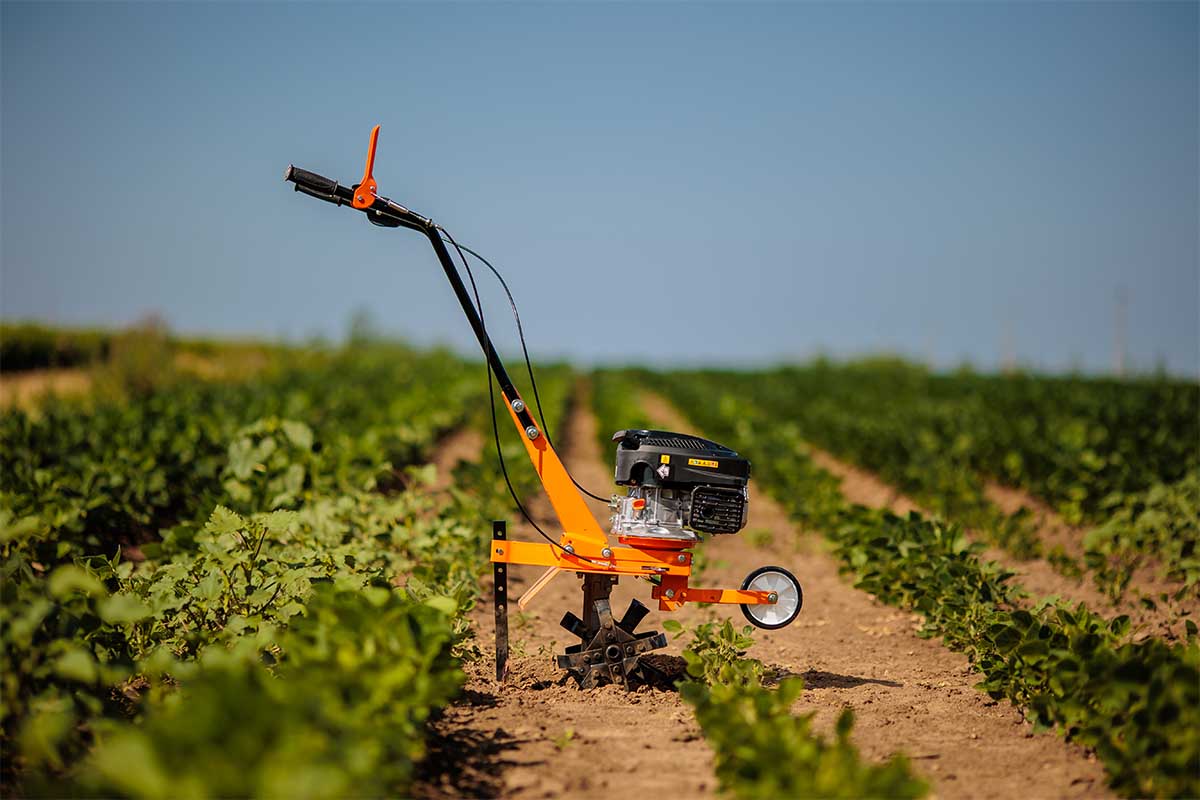 Villager Bodenfräse VTB 380 - Kompakte Motorhacke mit 400 mm Arbeitsbreite & 144 cm³ Motor - Bodenhacke VI-082499