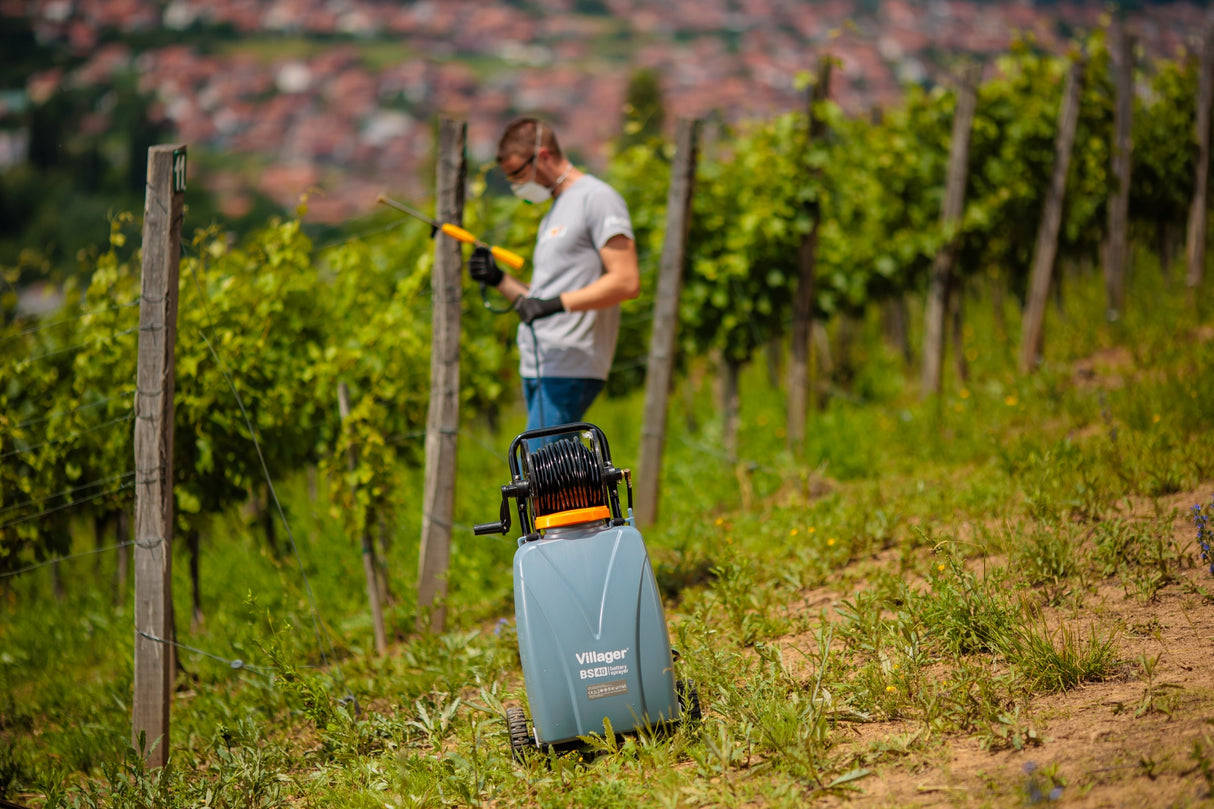 Villager BS 40 - Profi Akku-Drucksprüher mit 40 L Tank, 6 bar 30 m Schlauch, bis zu 10m Reichweite - VI-082503