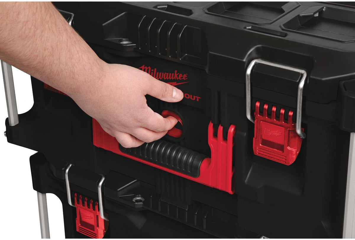 MILWAUKEE PACKOUT™ Koffer 411x561x165 mm Polymer schwarz-rot – IP65, Metallverstärkt