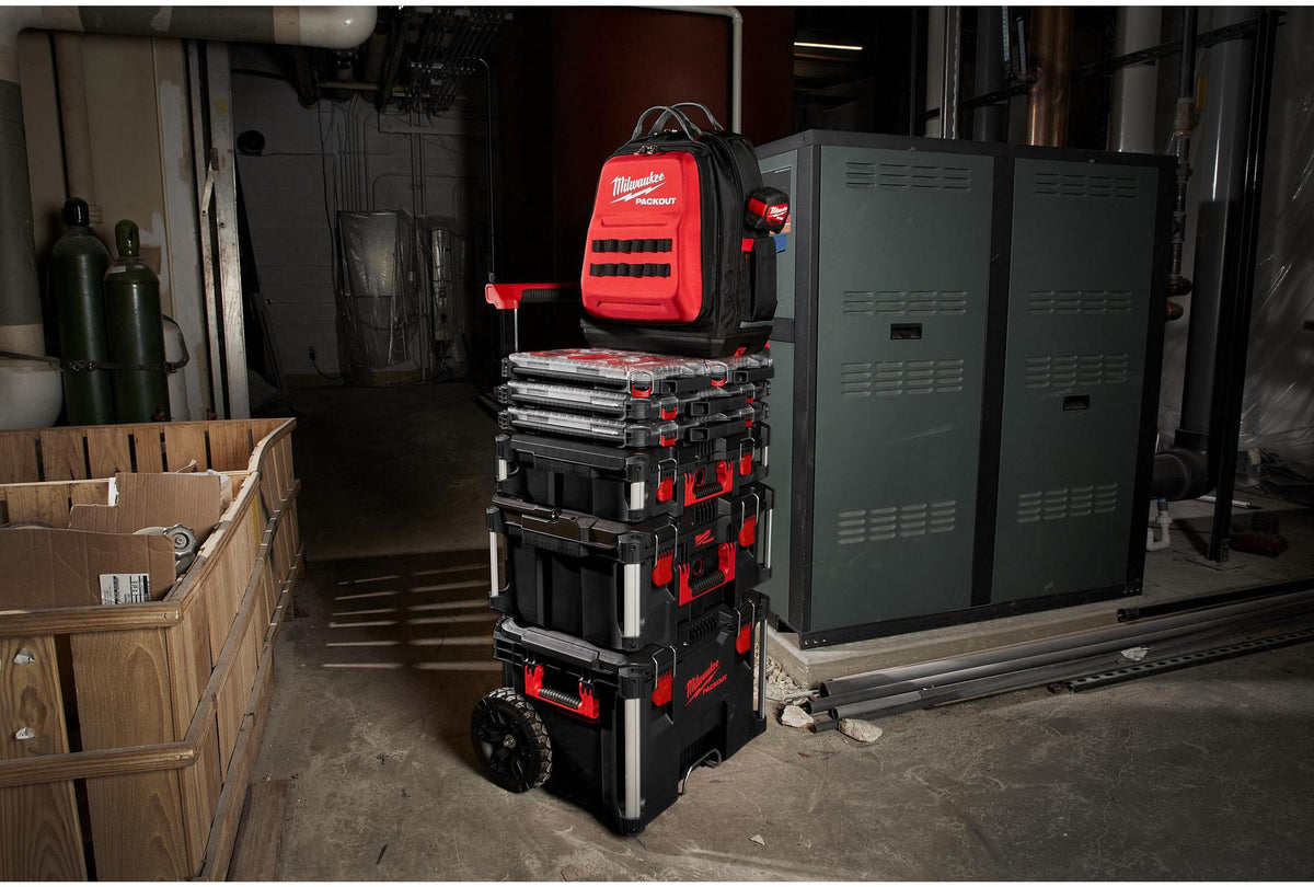 MILWAUKEE PACKOUT™ Werkzeugrucksack 292x381x508 mm Ballistic-Nylon schwarz-rot