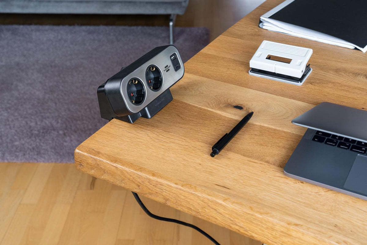 BRENNENSTUHL Tischsteckdosenleiste estilo Dublex 16 A 12 V silber – 9 Steckdosen, USB C 30 W, USB A 18 W