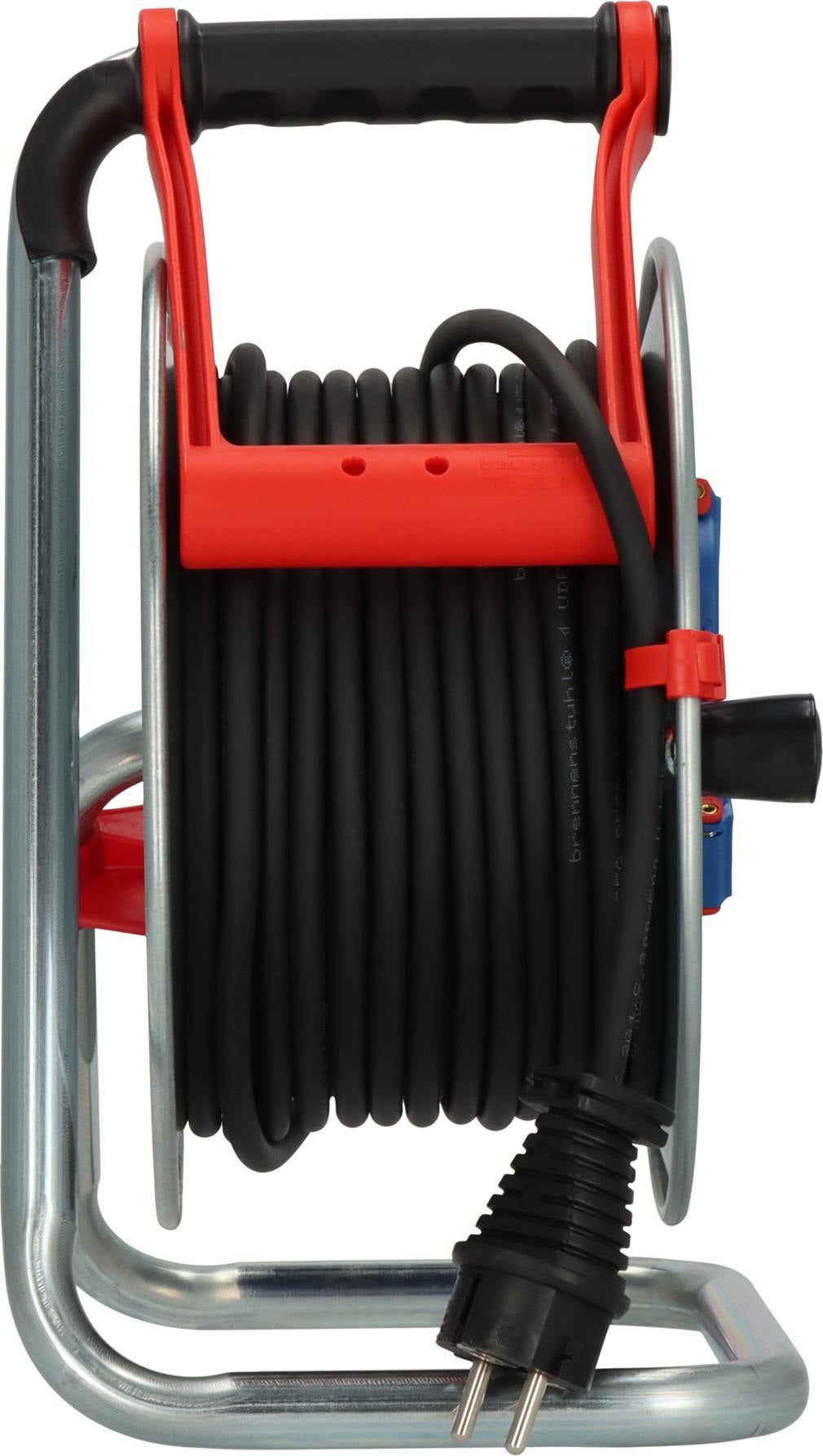 Brennenstuhl Kabeltrommel Garant S240 25m N05V3V3 3x1,5 mm² IP44 mit 3 Schutzkontaktsteckdosen