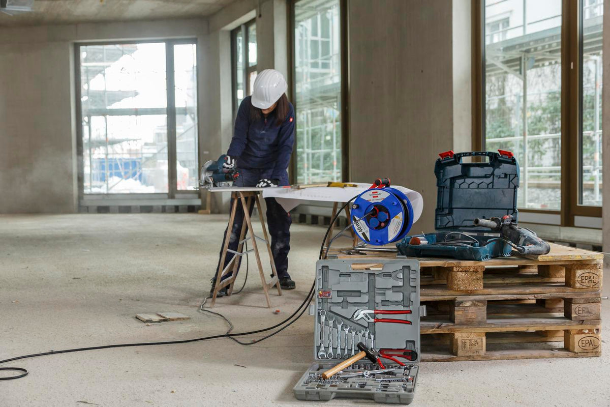 Brennenstuhl Kabeltrommel Garant 40m H07RN-F 3x1,5mm² mit 3 Schutzkontaktsteckdosen und cablepilot