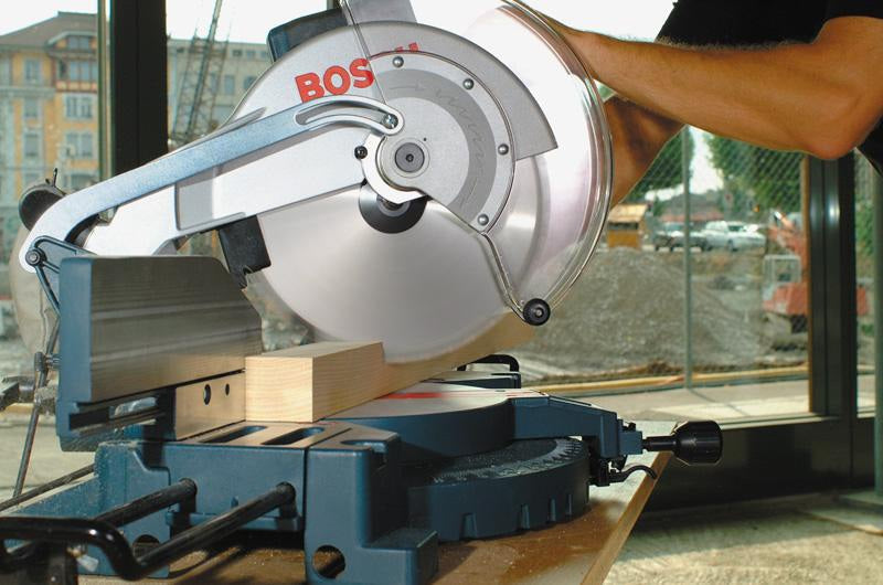 Bosch Kreissägeblatt PRO Wood AD 160 mm Z24 WZ für präzise Holzschnitte