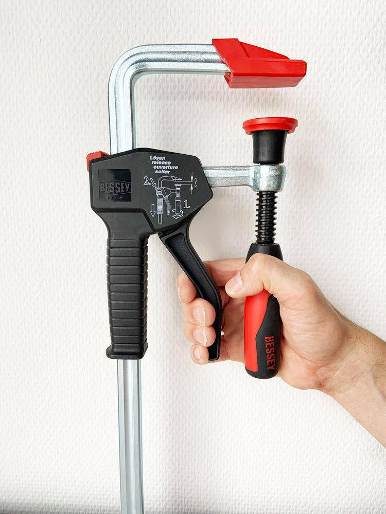 BESSEY Einhandzwinge EHZ30-2K | 300 mm Spannweite, 100 mm Ausladung, 3500 N Spannkraft