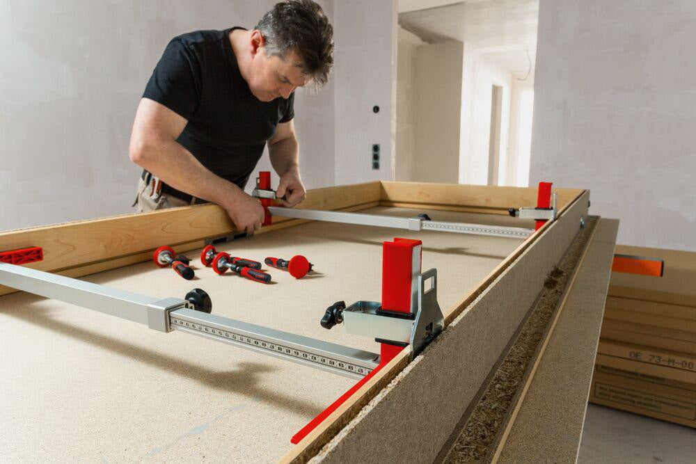 BESSEY Türfutterspanner Spannbereich 565-1010 mm – 2 Stück im Set