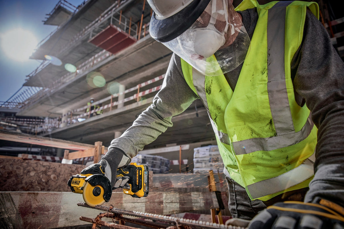 DEWALT Akku-Multimaterialschneider DCS438N 18V – bürstenlos, 76 mm, 22 mm Schnitttiefe