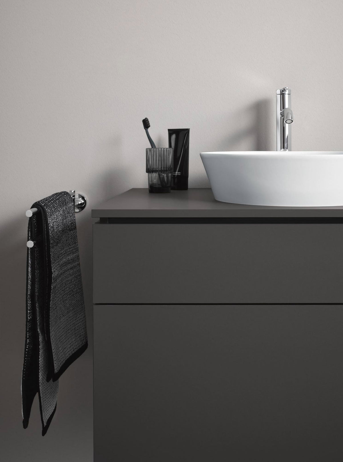 DURAVIT C.1 Einhebel-Waschtischmischer L ohne Zugstange, Schwarz Matt, 136 mm Ausladung