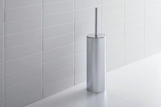DURAVIT D-Code Bürstengarnitur bodenstehend in Chrom – 89 x 89 x 385 mm, Messing verchromt