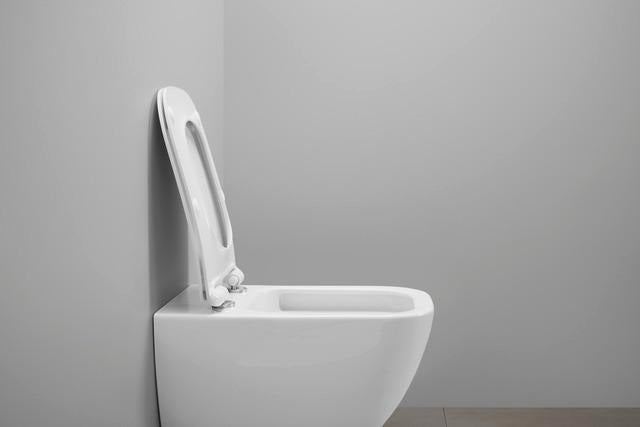 Duravit Univavo WC-Sitz eckig tief 434mm mit Absenkautomatik, abnehmbar, Edelstahl Scharniere, Weiß