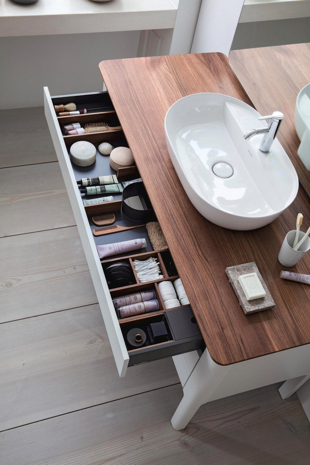 Duravit Luv Waschtischunterbau bodenstehend 1338 mm Weiß Seidenmatt mit Tip-On-Technik