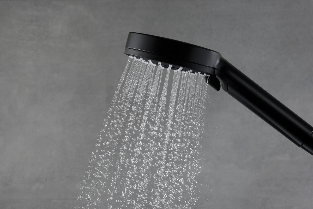 HANSGROHE Showerpipe Vernis Shape 240 1 Jet mit Wannenthermostat mattschwarz