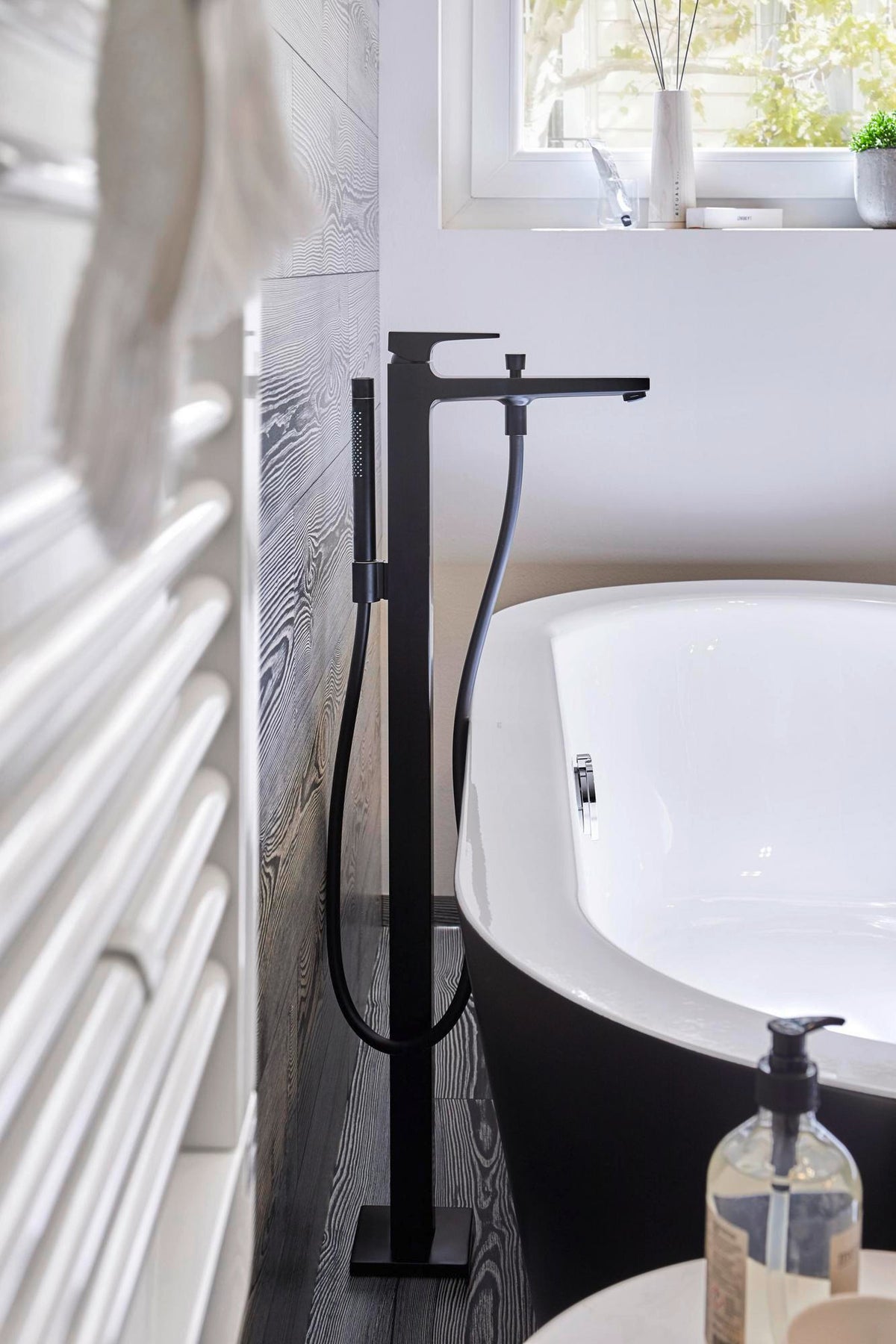 HANSGROHE Metropol Einhebel-Wannenmischer bodenstehend DN15 Chrom mit Stabhandbrause