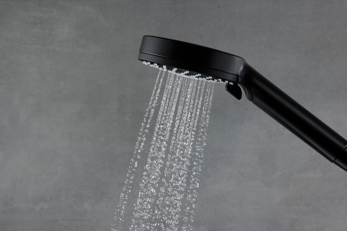 HANSGROHE Showerpipe Vernis Shape 240 1 Jet mit Wannenthermostat mattschwarz