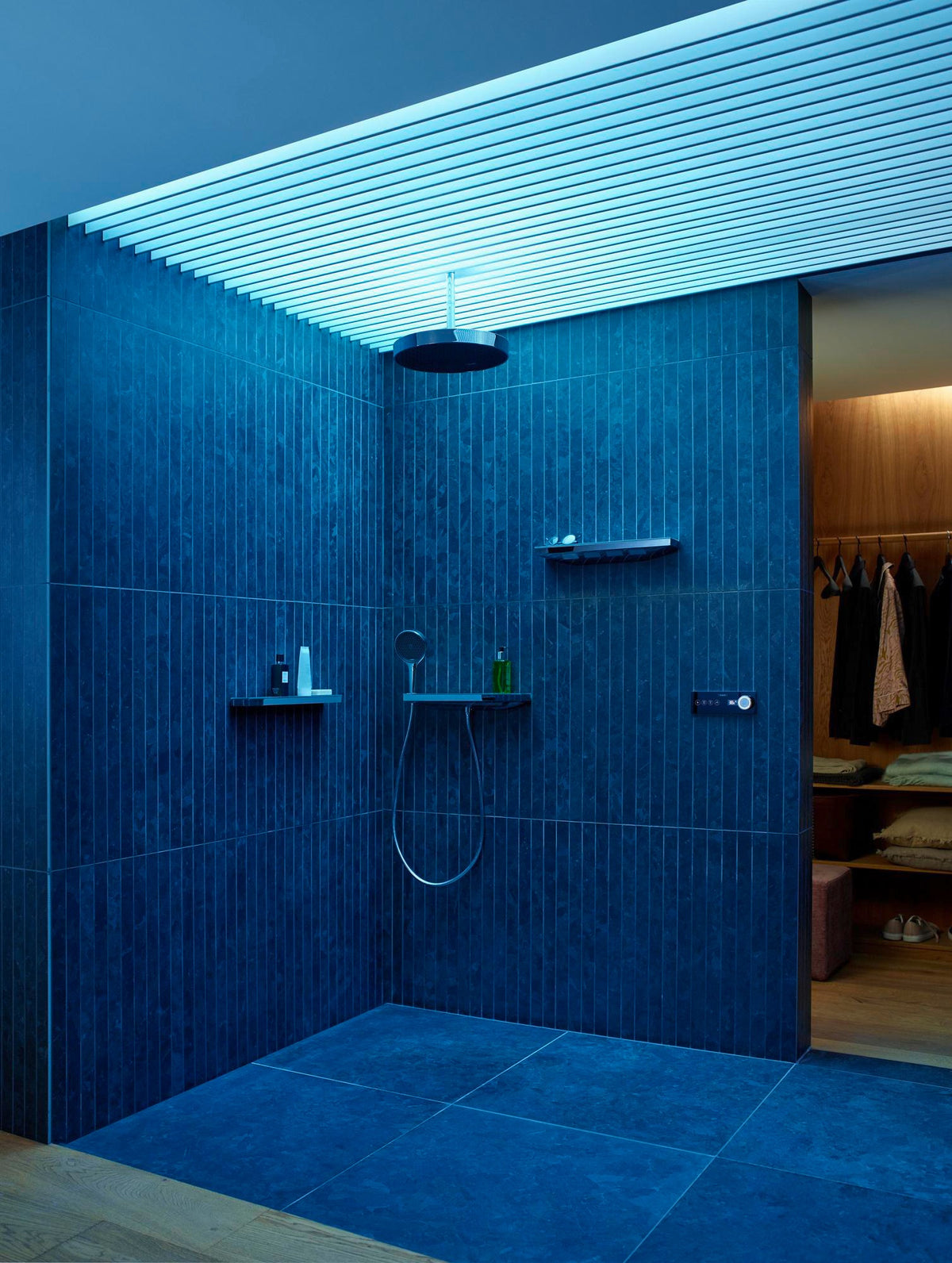 Hansgrohe RainPad Fertigset für 2 Verbraucher – TouchScreen Steuerung, schwarz/chrom