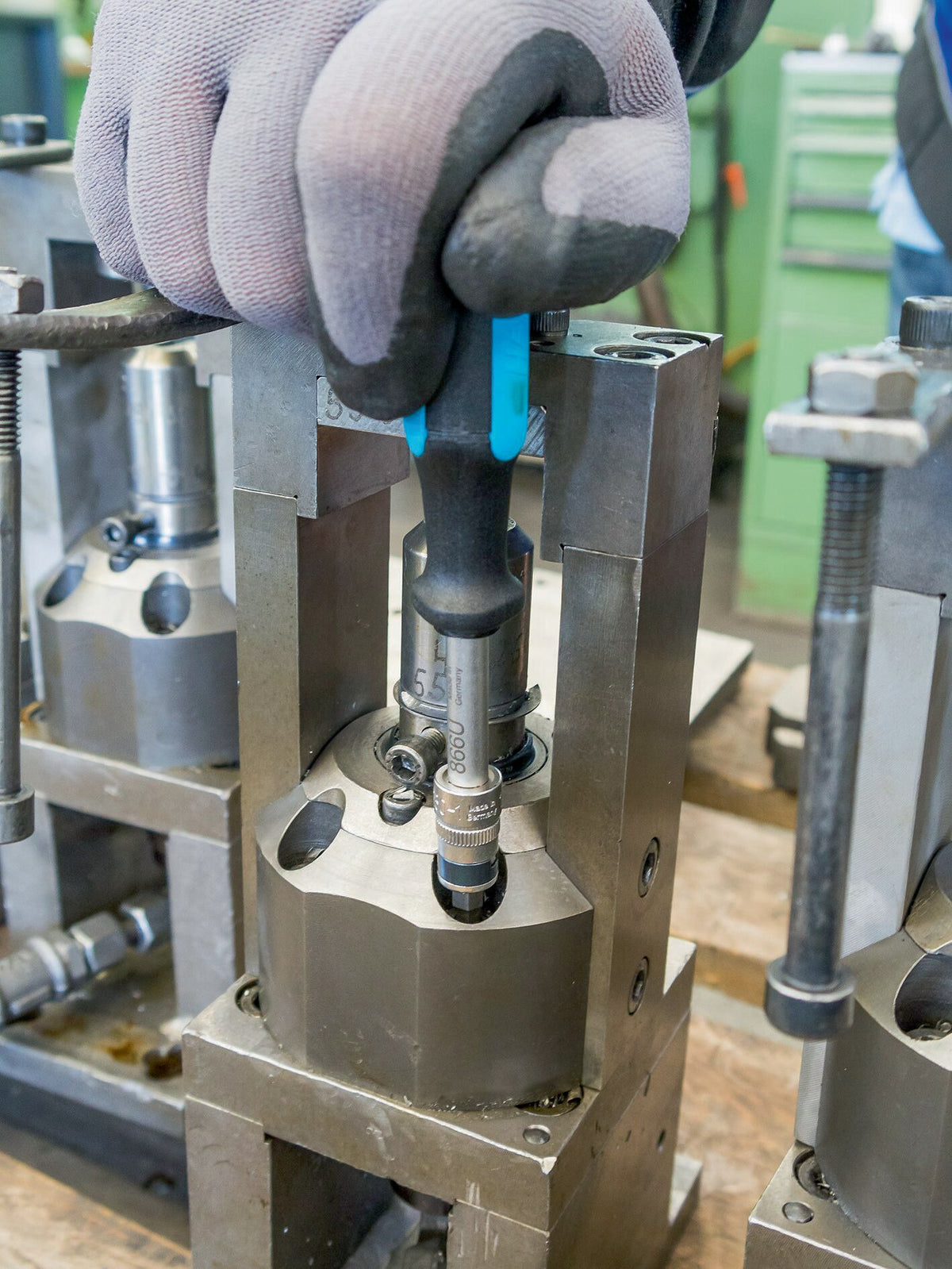 HAZET Handgriff mit Vierkant 866U 1/4″ 2K-Griff Länge 134 mm