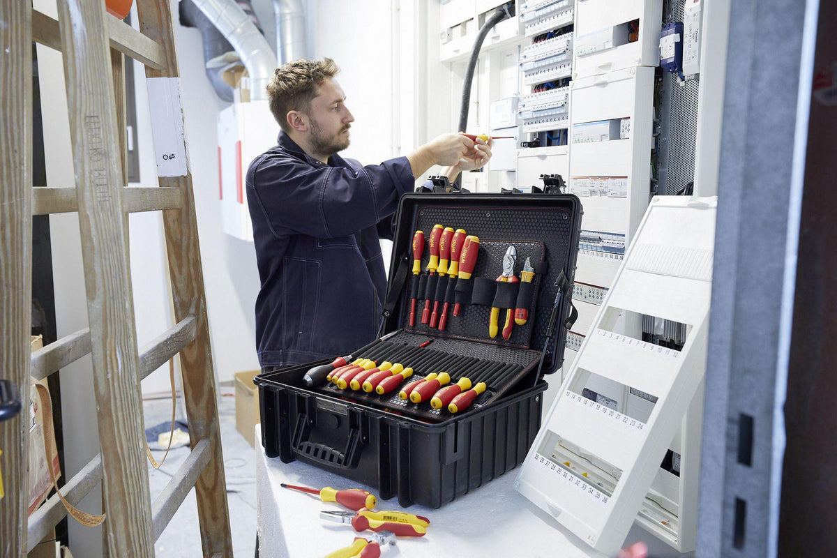 Wiha Werkzeugsortiment XL 2 electric 41-teilig für Elektriker – isoliert, geprüft, mit Werkzeugkoffer