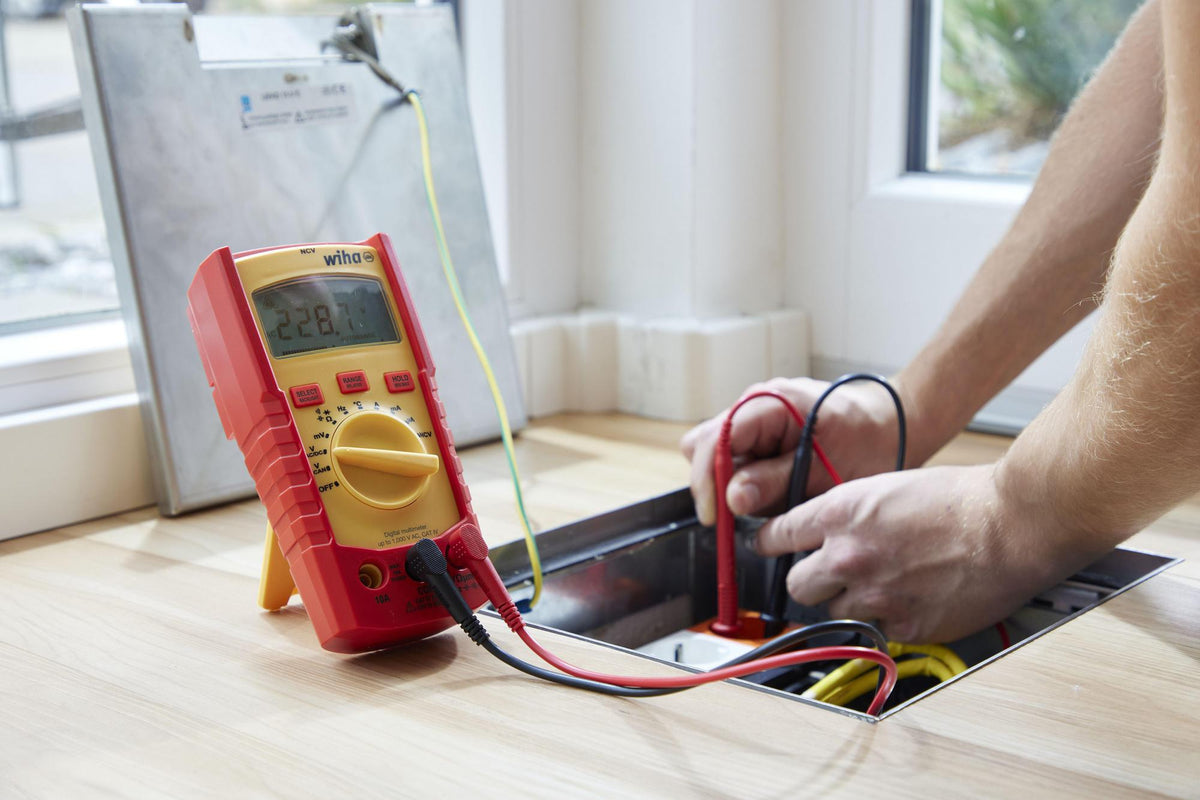WIHA Multimeter 0-1000 V AC RMS mit True-RMS-Funktion und CAT IV 600 V