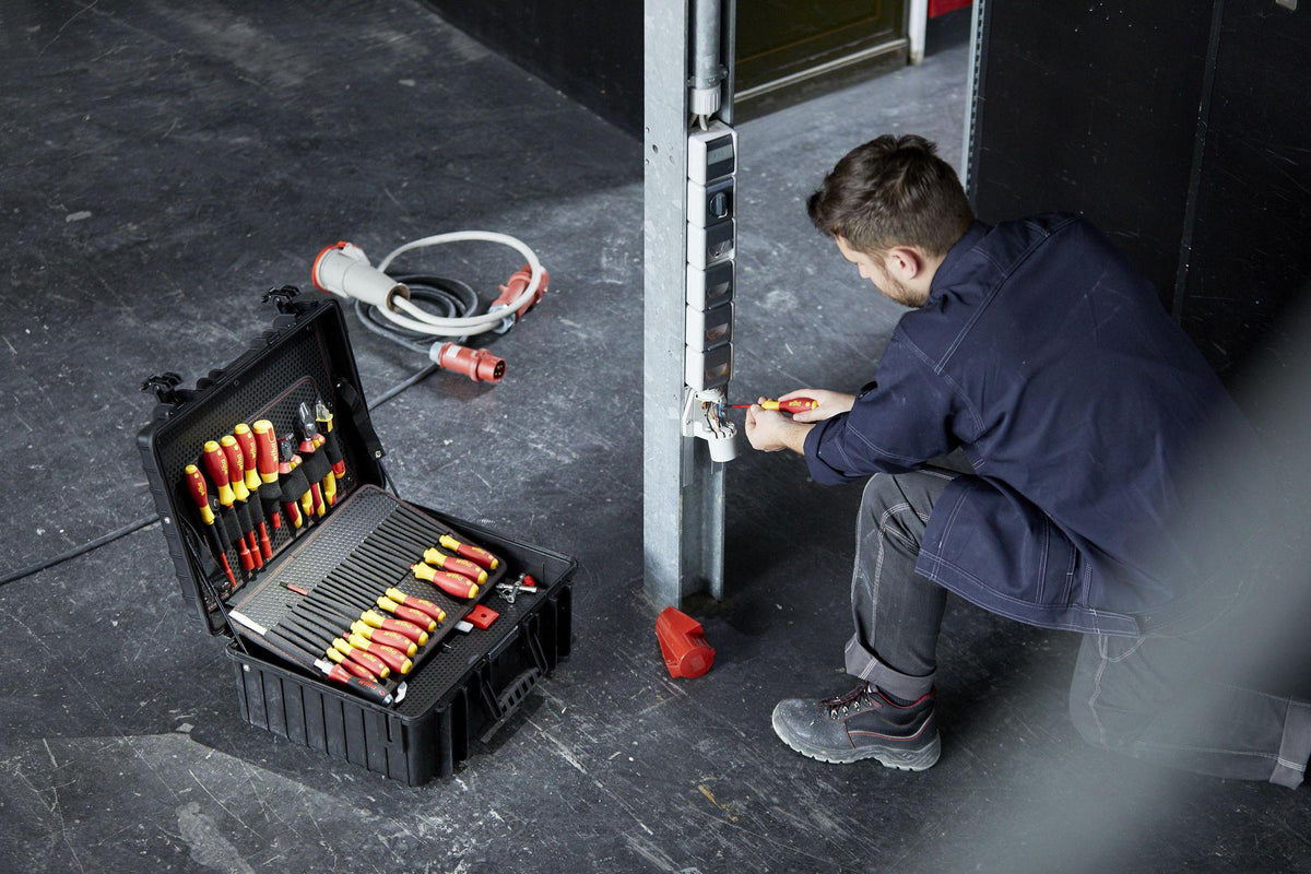 Wiha Werkzeugsortiment XL 2 electric 41-teilig für Elektriker – isoliert, geprüft, mit Werkzeugkoffer