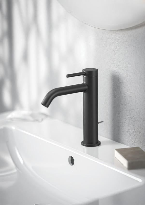 Ideal Standard Ceraline Nuovo Waschtischarmatur 135 mm mit Ablaufgarnitur BlueStart Chrom