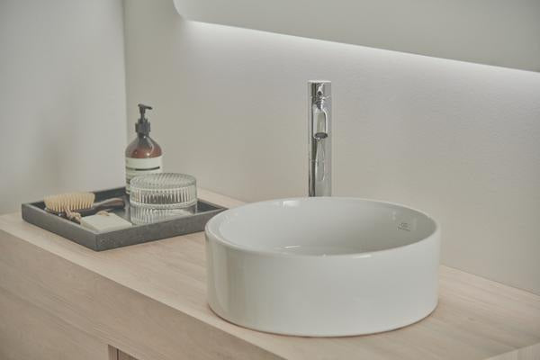 Ideal Standard Ceraline Waschtischarmatur mit 150 mm Ausladung, Ablaufgarnitur und Heißwasser-Sparfunktion