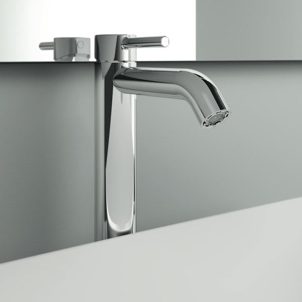 Ideal Standard Ceraline Waschtischarmatur mit 150 mm Ausladung, Ablaufgarnitur und Heißwasser-Sparfunktion