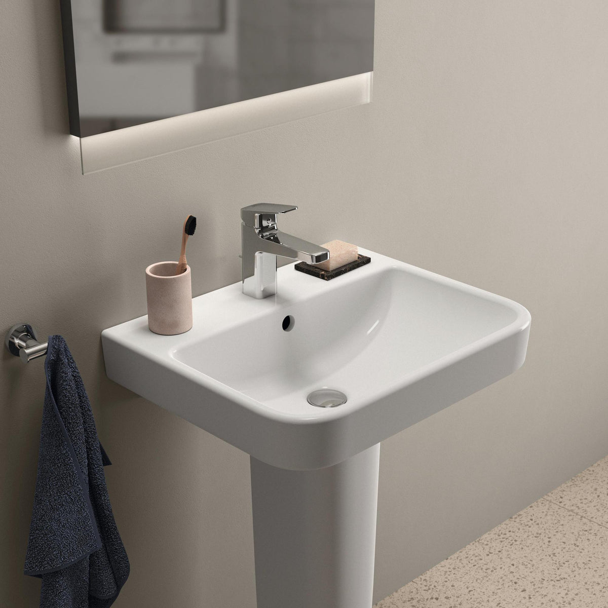 Ideal Standard i.life B Waschtisch 550mm Weiß mit IdealPlus Beschichtung